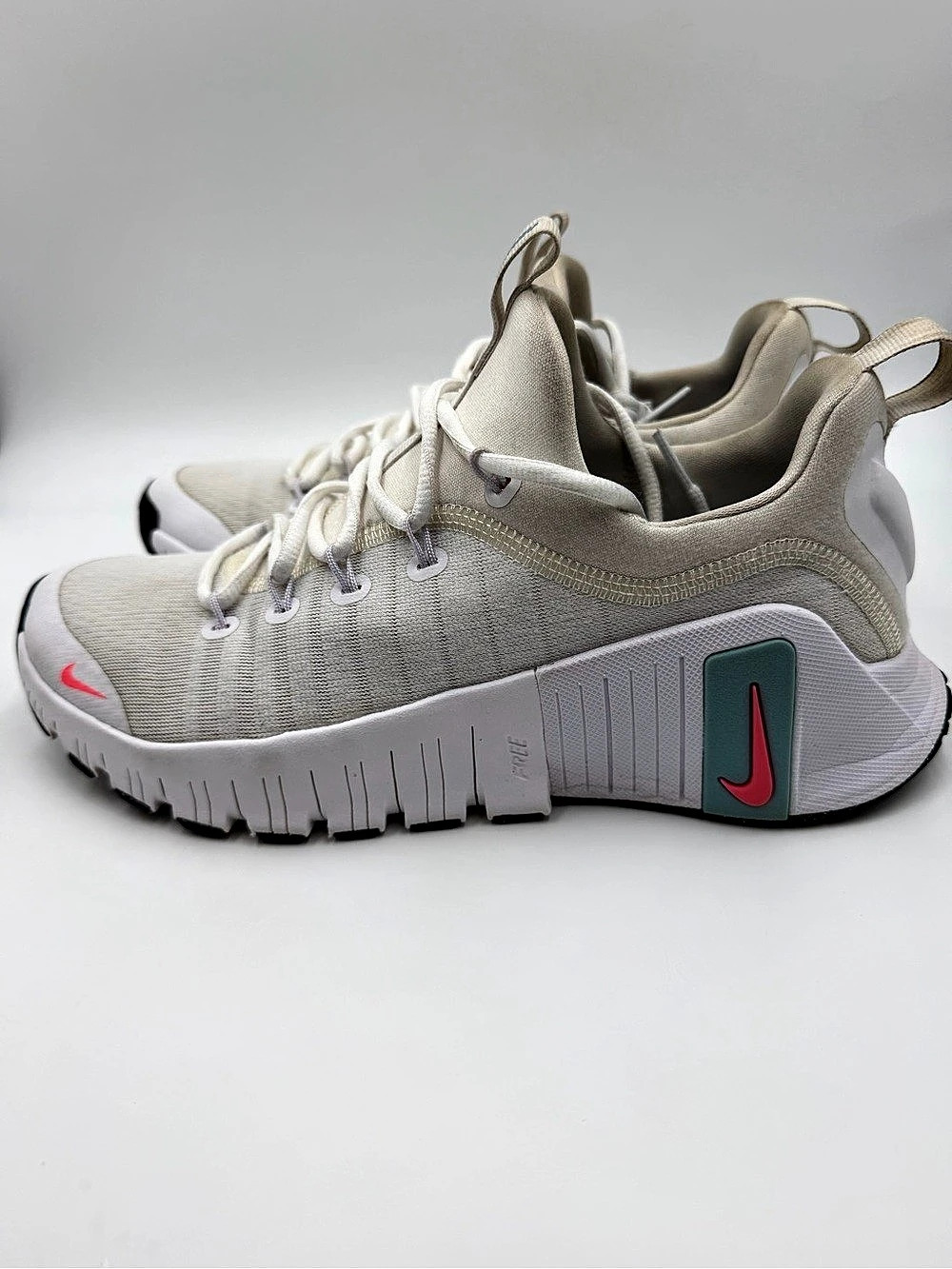 Nike Free Metcon 5 Athletic Shoes Gray & White US 10 in great shape